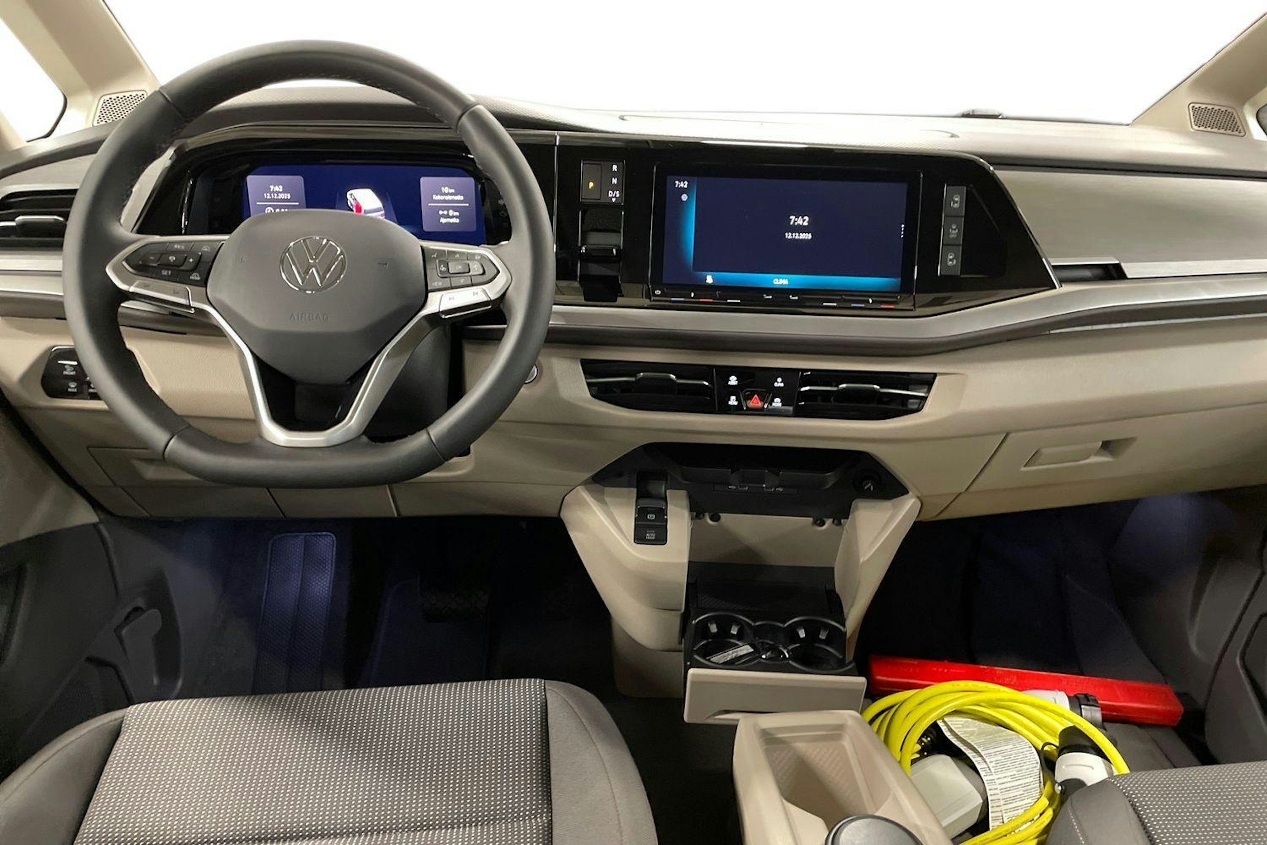 met. musta Volkswagen Multivan 2026 kuva 14.