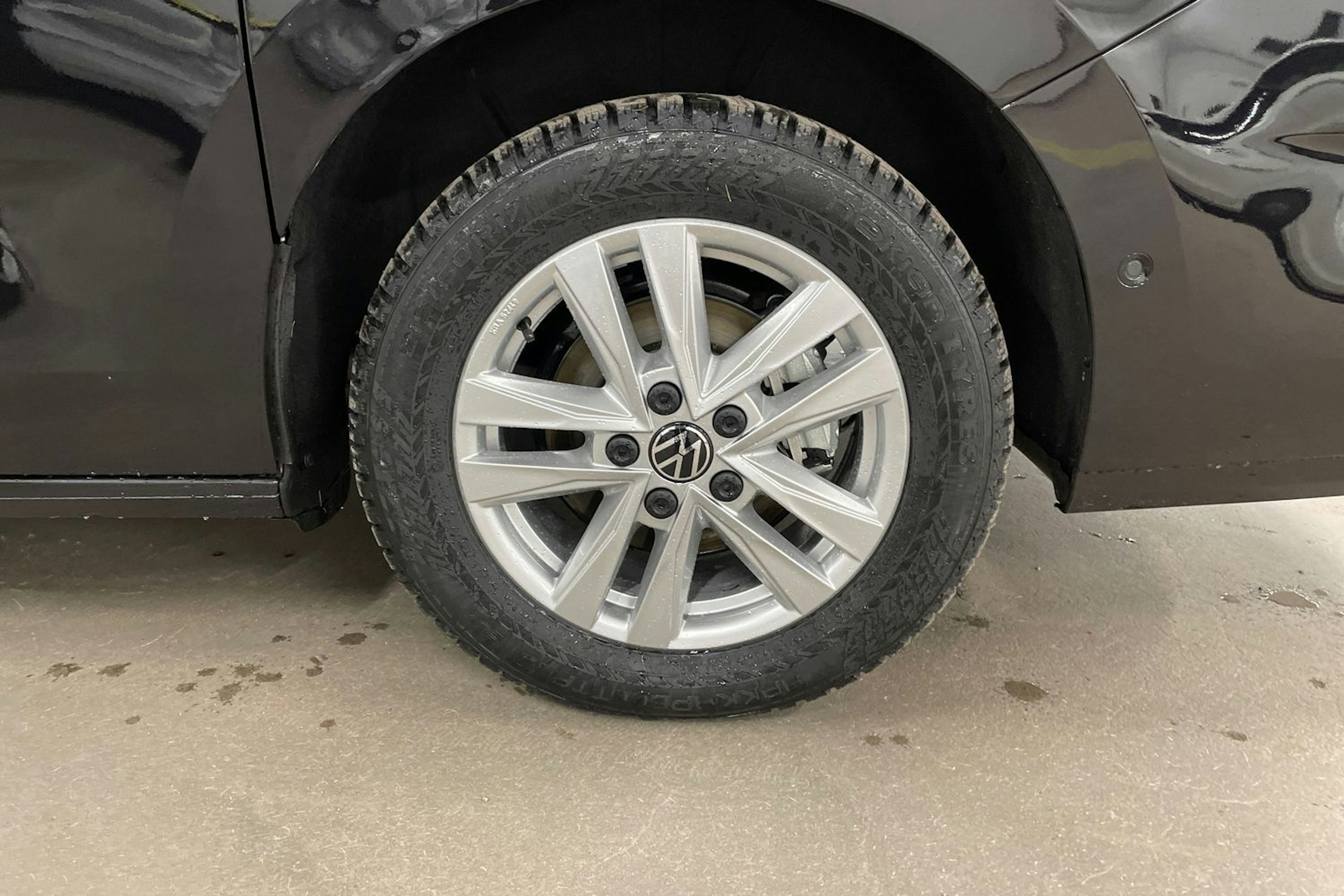 met. musta Volkswagen Multivan 2026 kuva 24.