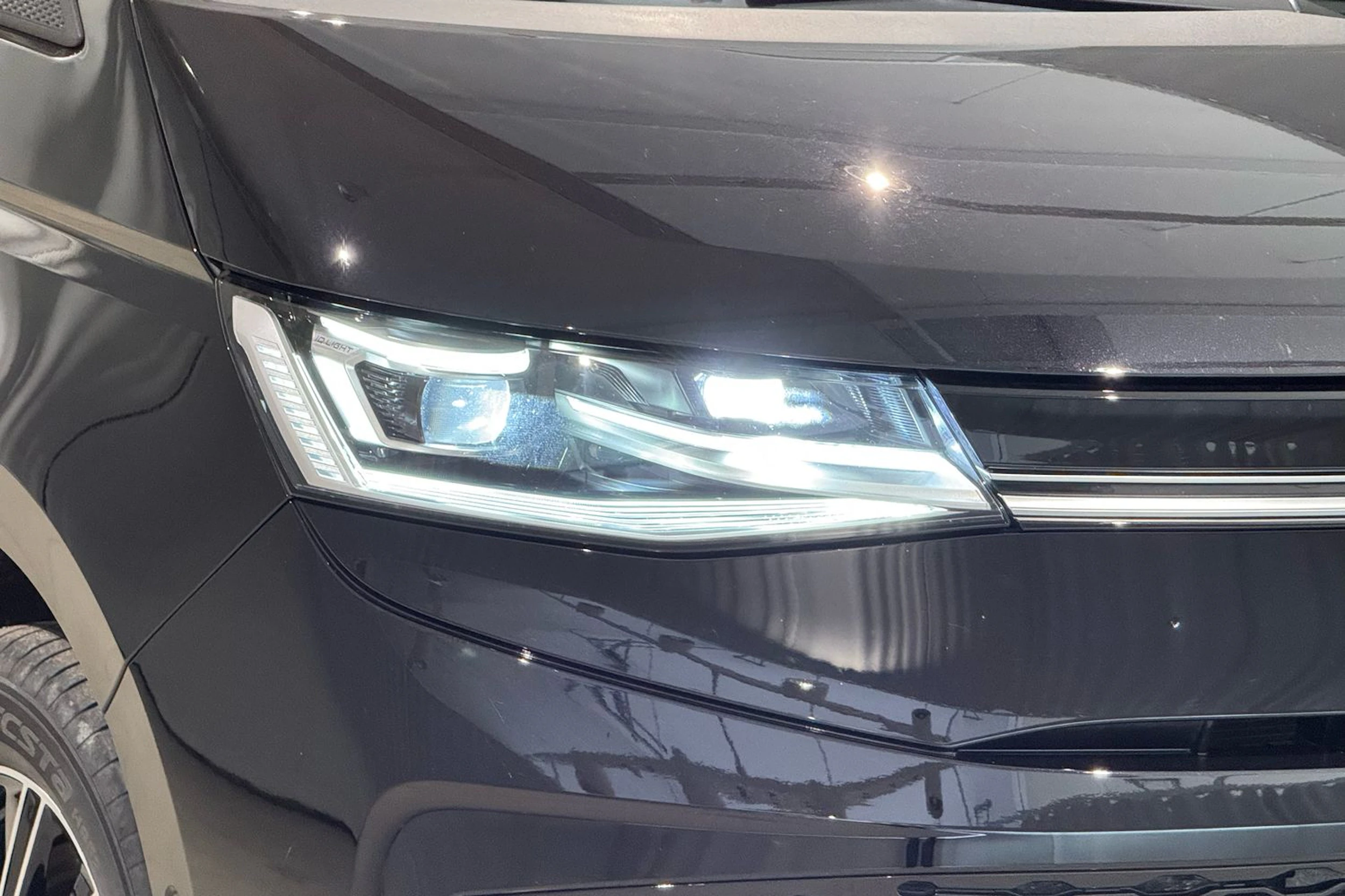 musta Volkswagen Multivan 2026 kuva 14.