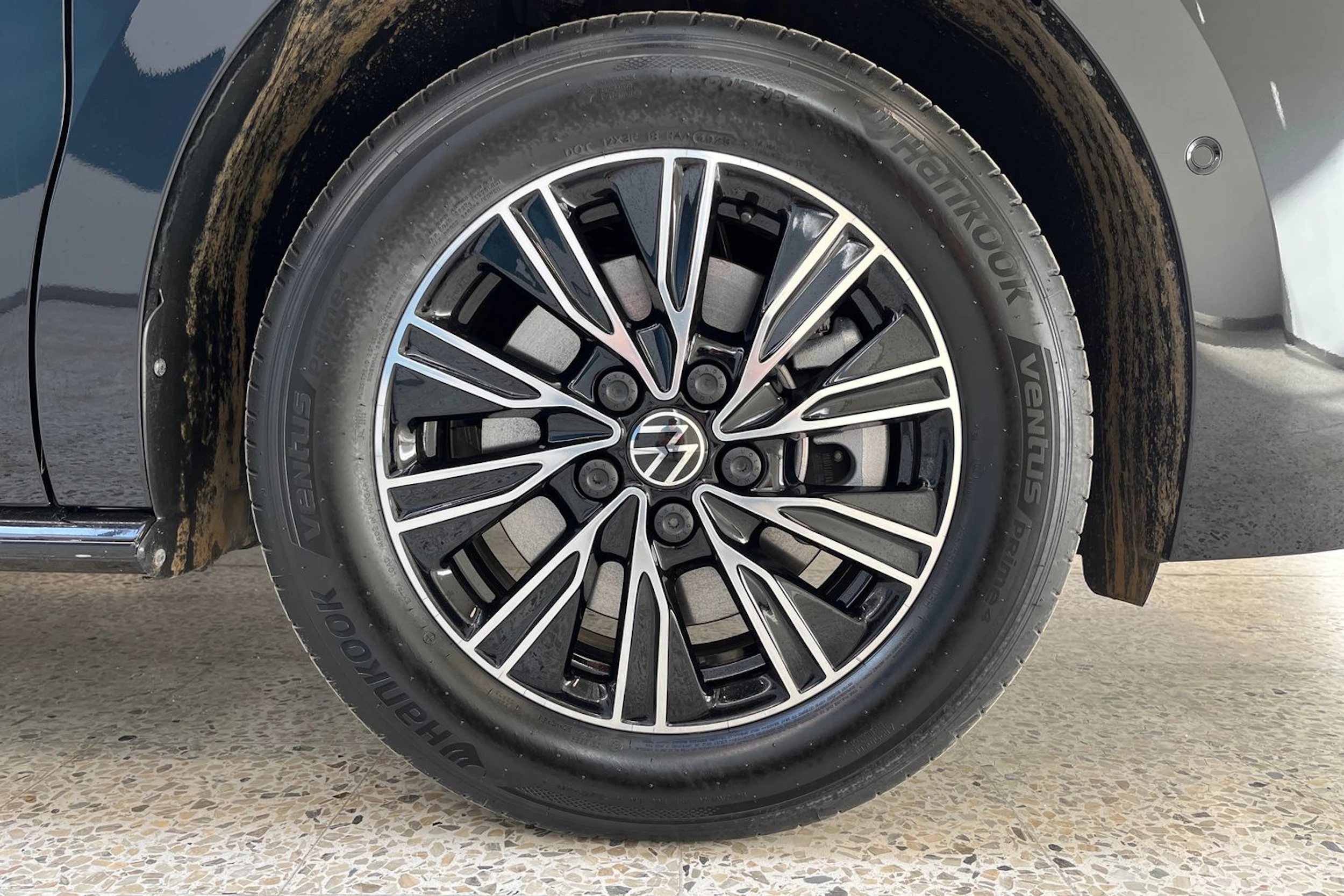 musta Volkswagen Multivan 2026 kuva 13.