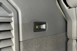musta Volkswagen Multivan 2026 kuva 17.