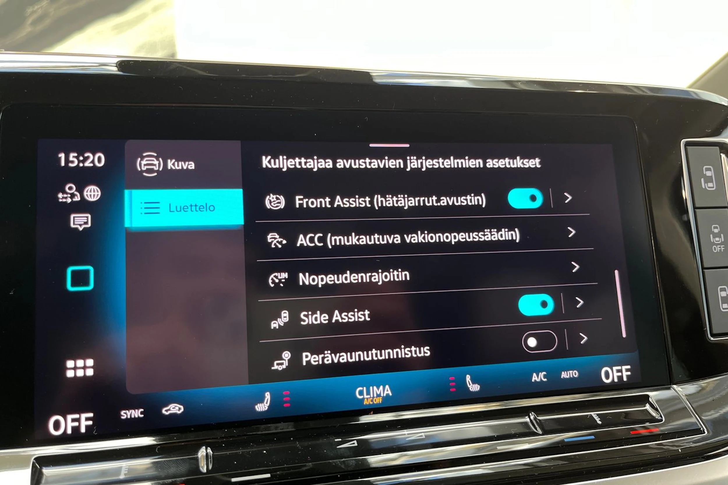 musta Volkswagen Multivan 2026 kuva 23.