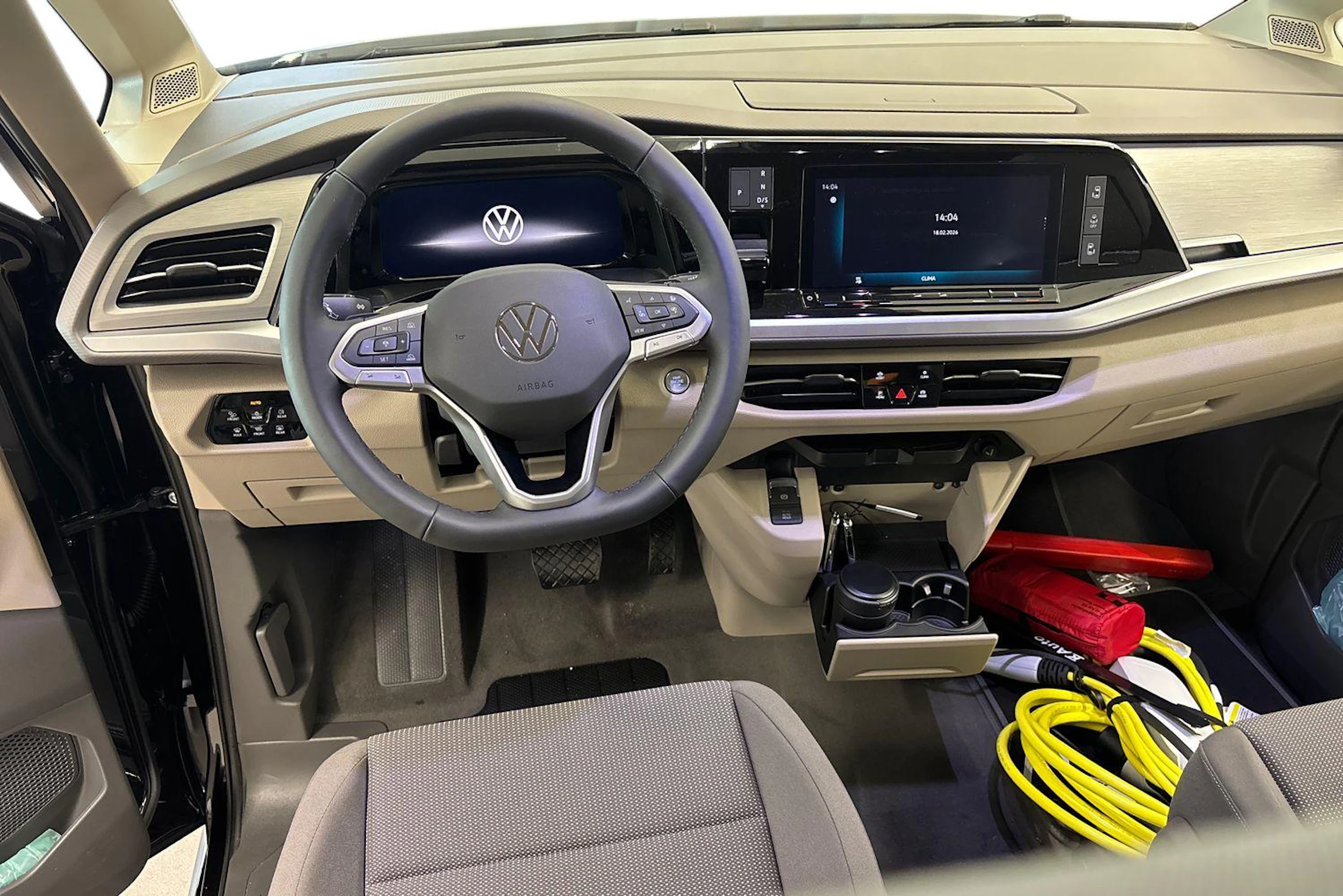met. musta Volkswagen Multivan 2026 kuva 7.