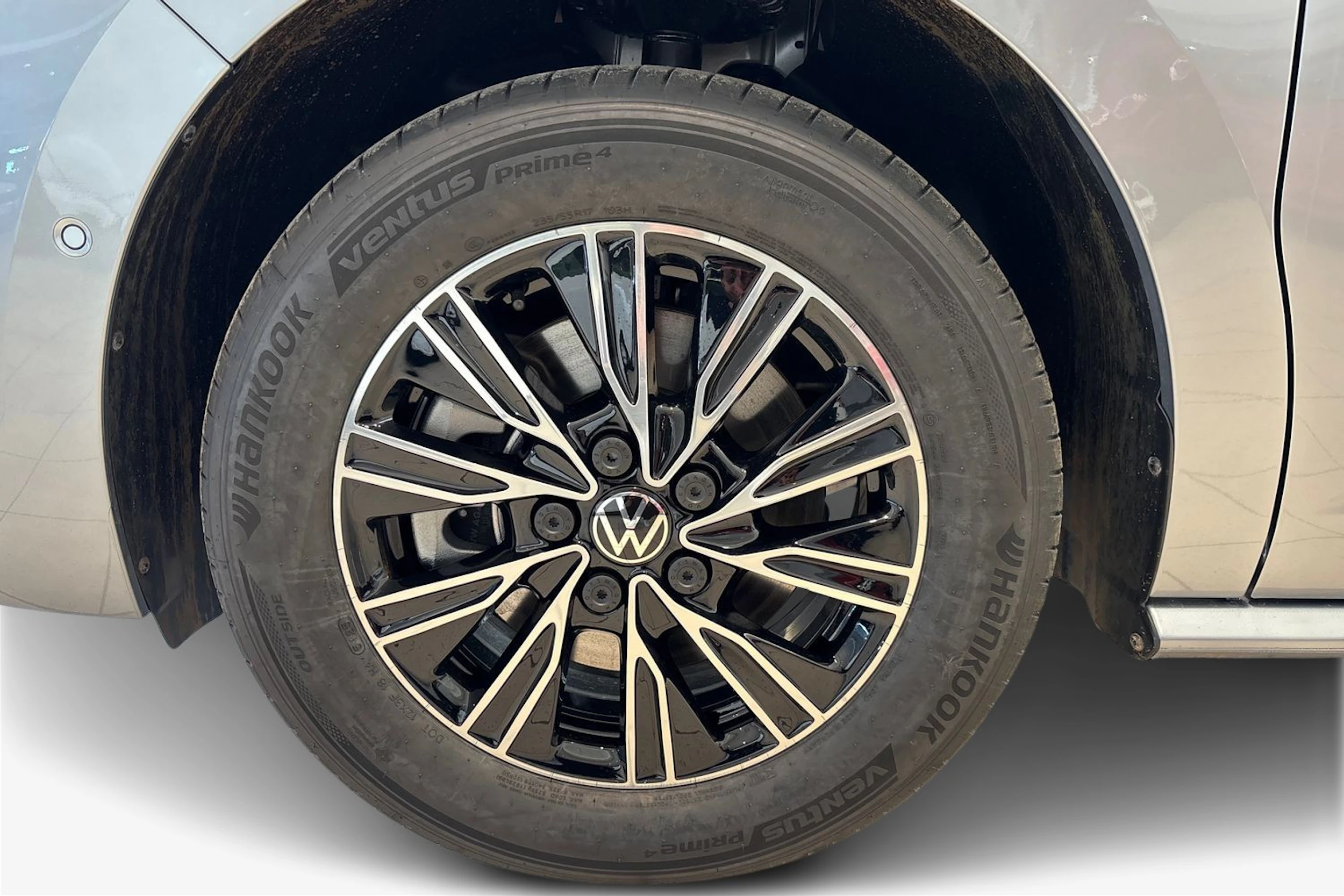 harmaa Volkswagen Multivan 2026 kuva 9.