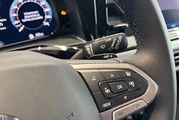 harmaa Volkswagen Multivan 2026 kuva 16.