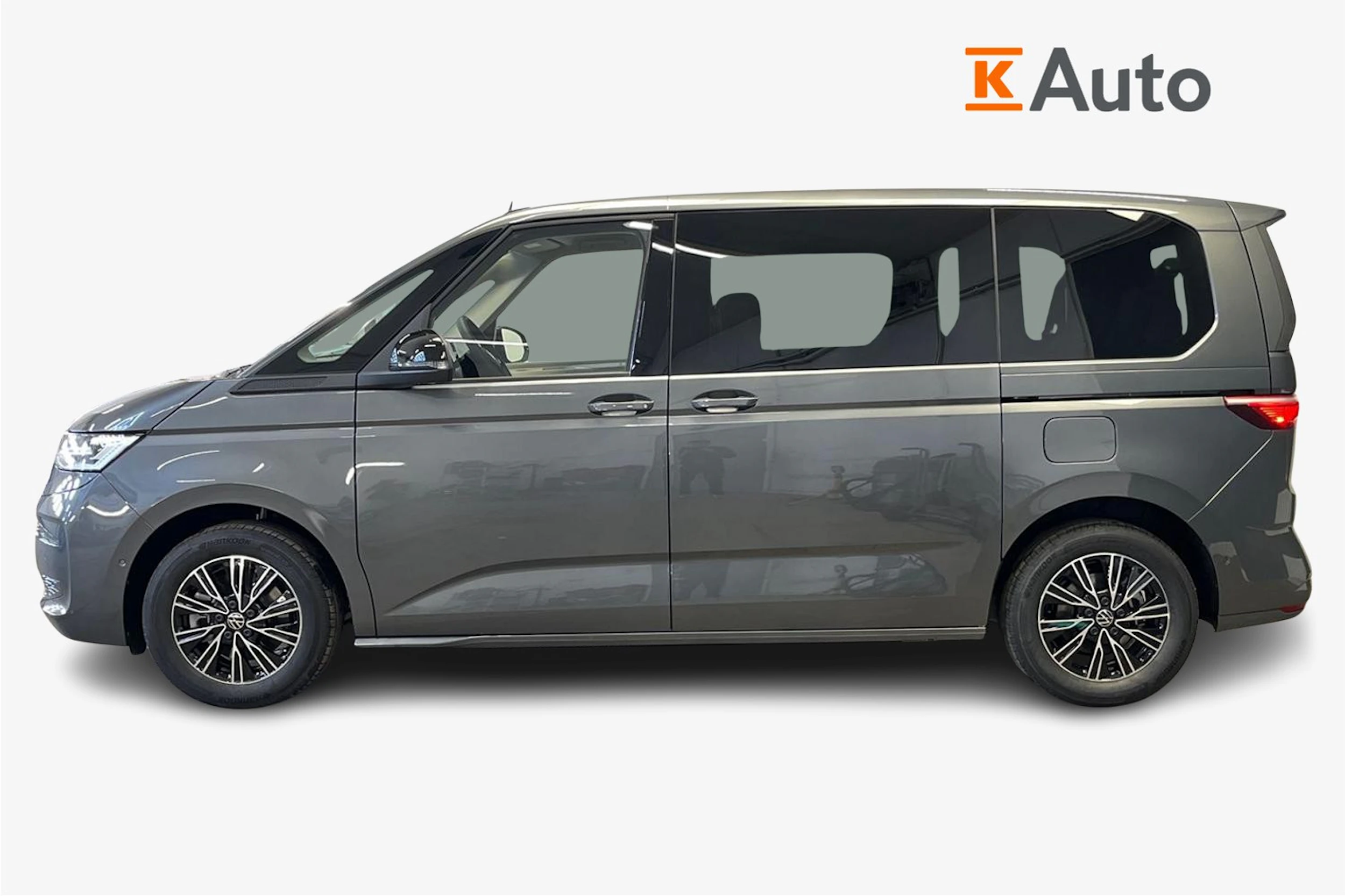 harmaa Volkswagen Multivan 2026 kuva 7.