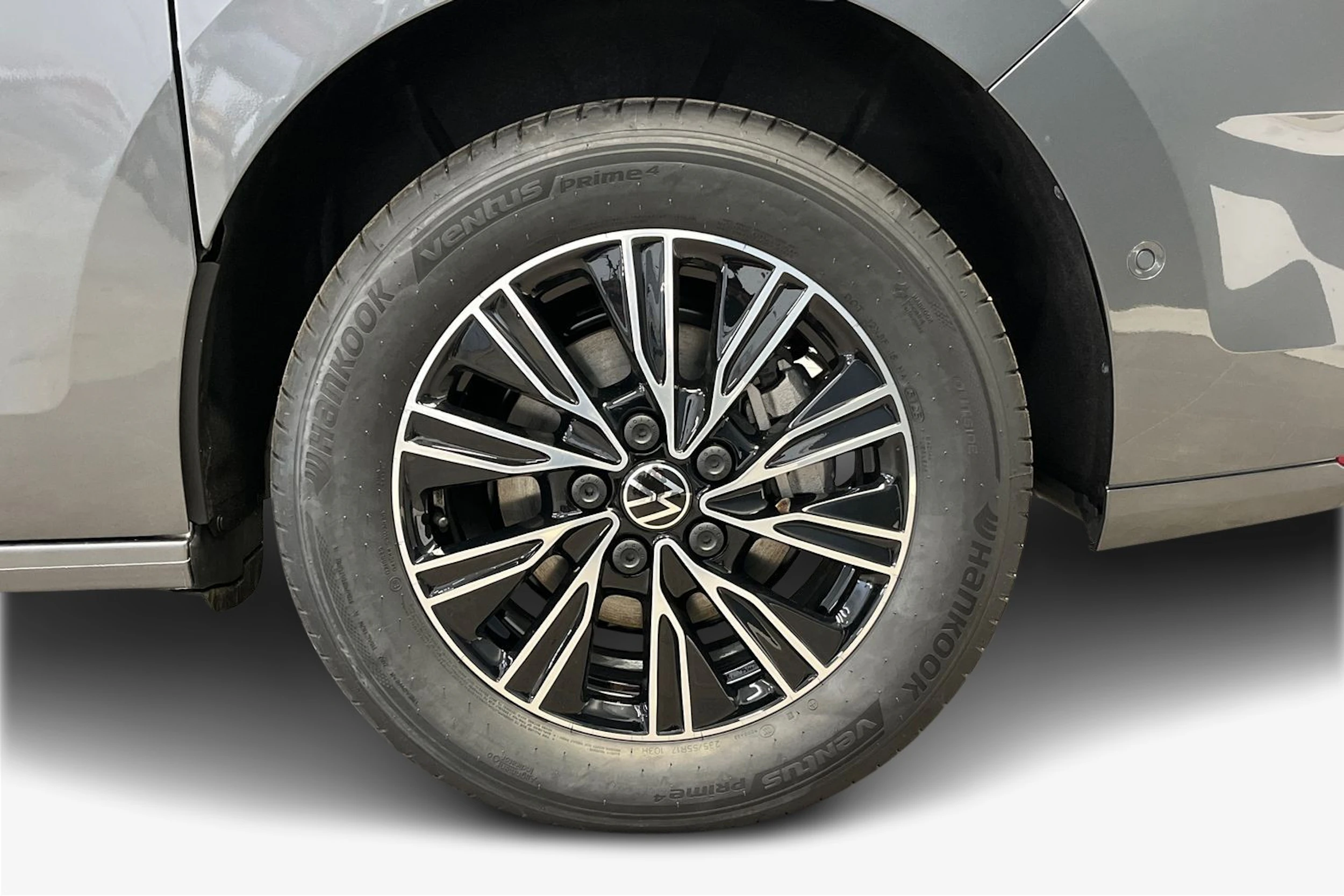 harmaa Volkswagen Multivan 2026 kuva 12.
