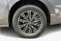 harmaa Volkswagen Multivan 2026 kuva 12.