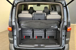 harmaa Volkswagen Multivan 2026 kuva 13.