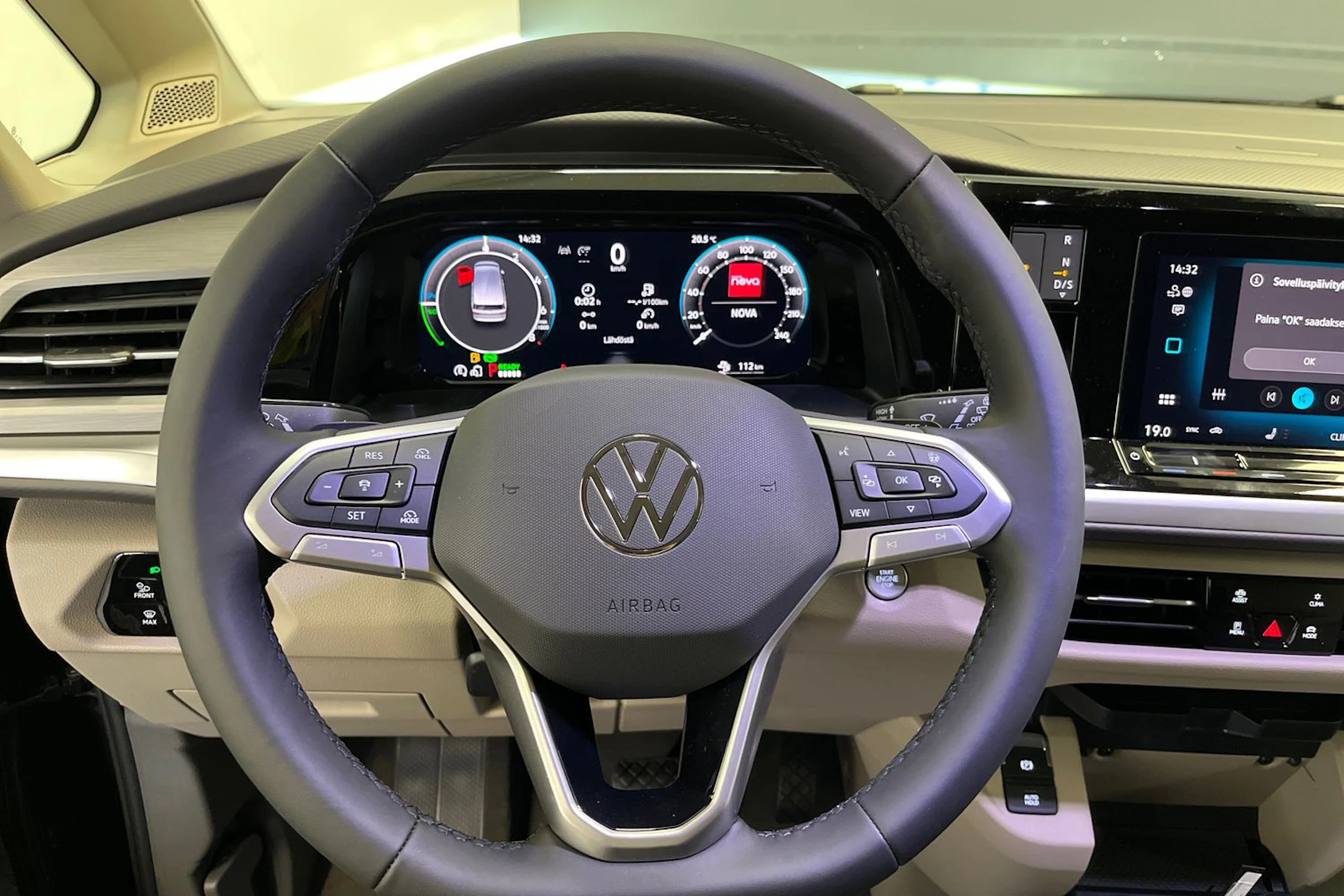 harmaa Volkswagen Multivan 2026 kuva 16.