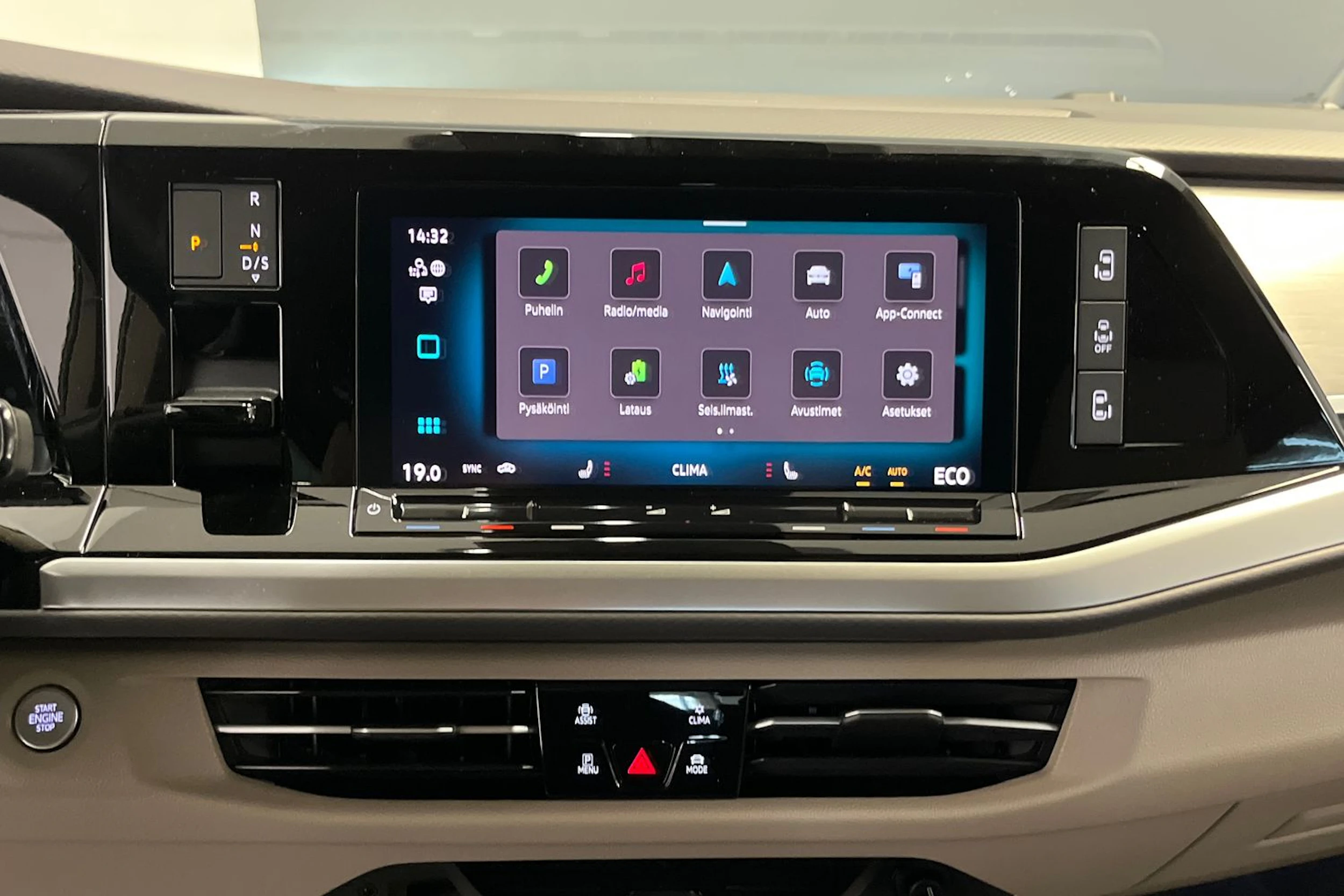 harmaa Volkswagen Multivan 2026 kuva 17.