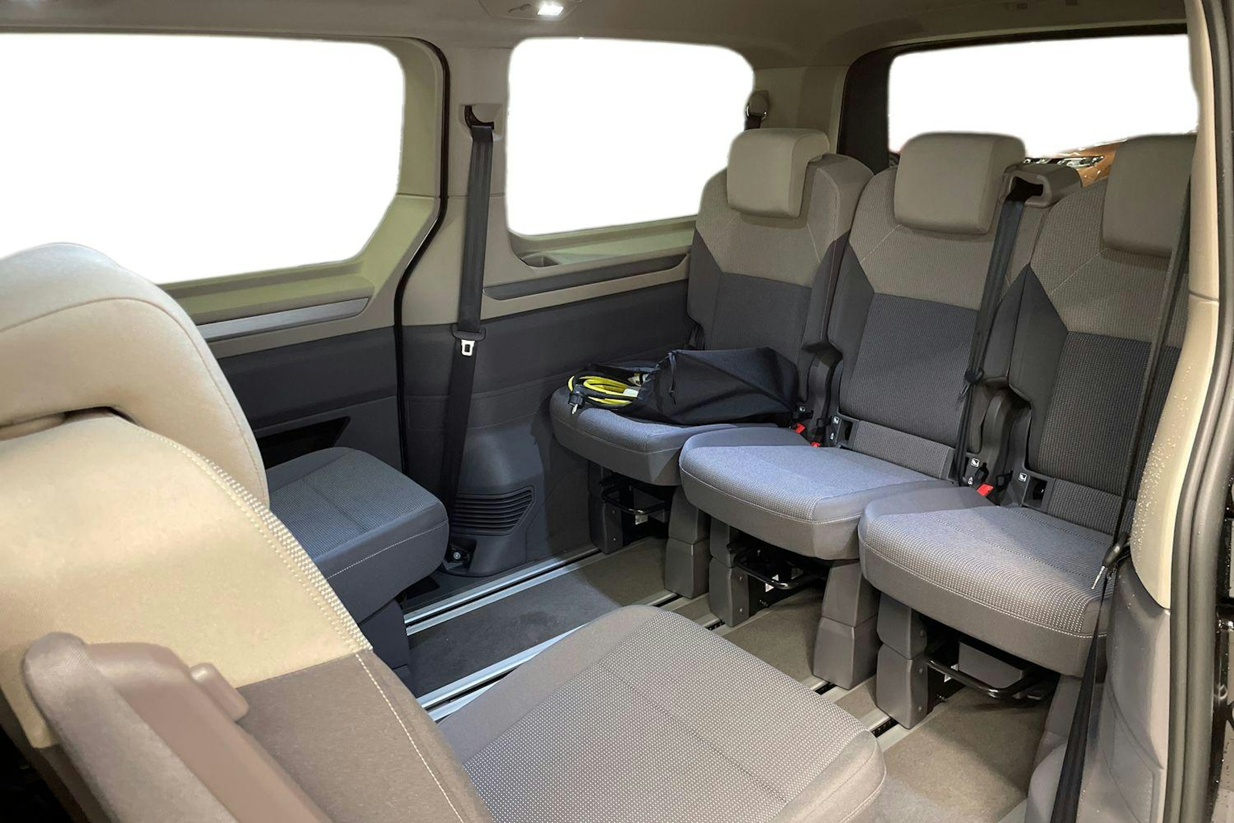 met. musta Volkswagen Multivan 2026 kuva 8.