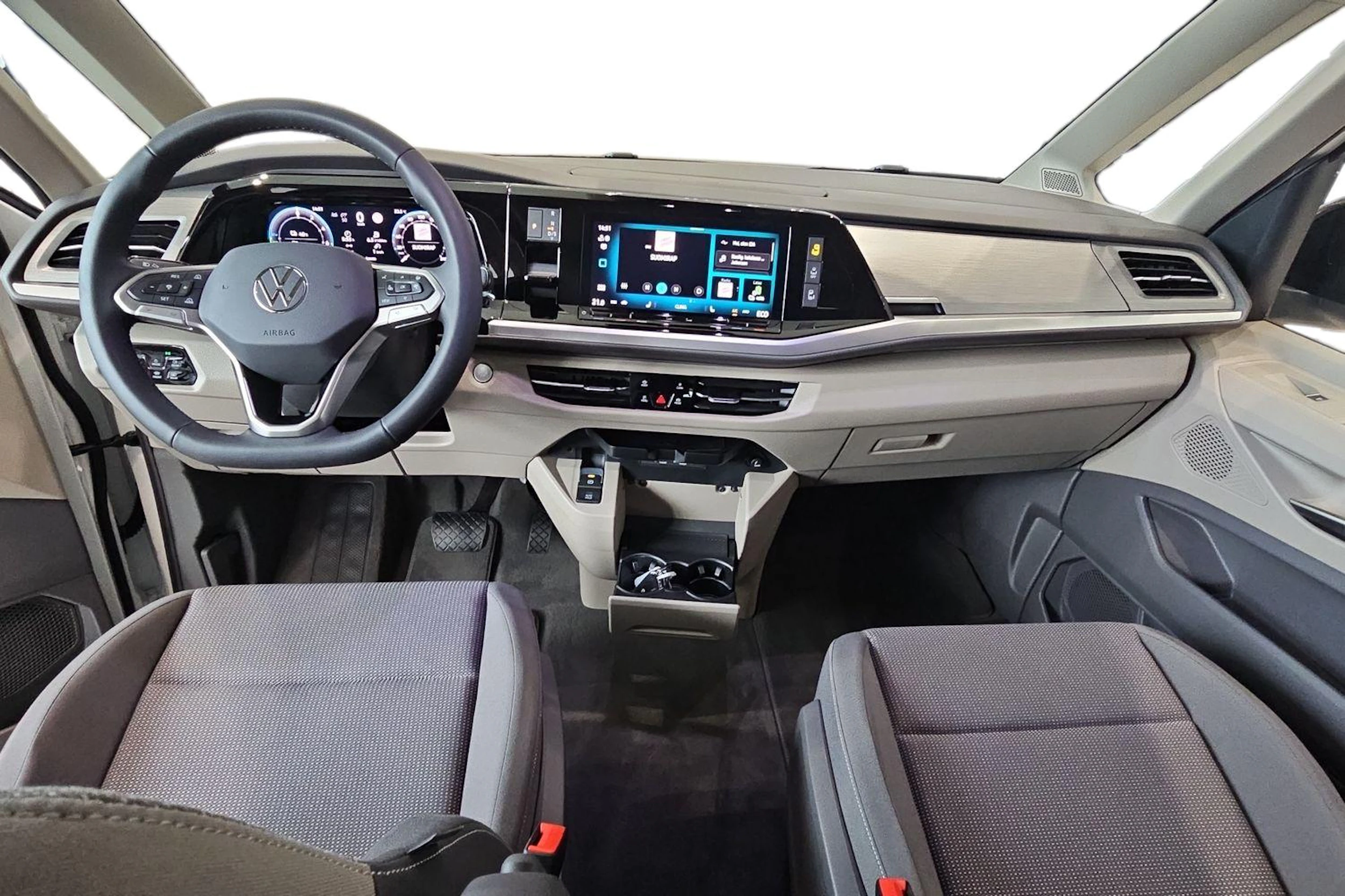 valkoinen Volkswagen Multivan 2026 kuva 9.