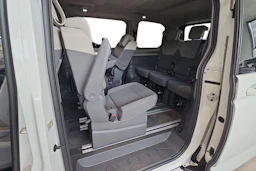 valkoinen Volkswagen Multivan 2026 kuva 11.