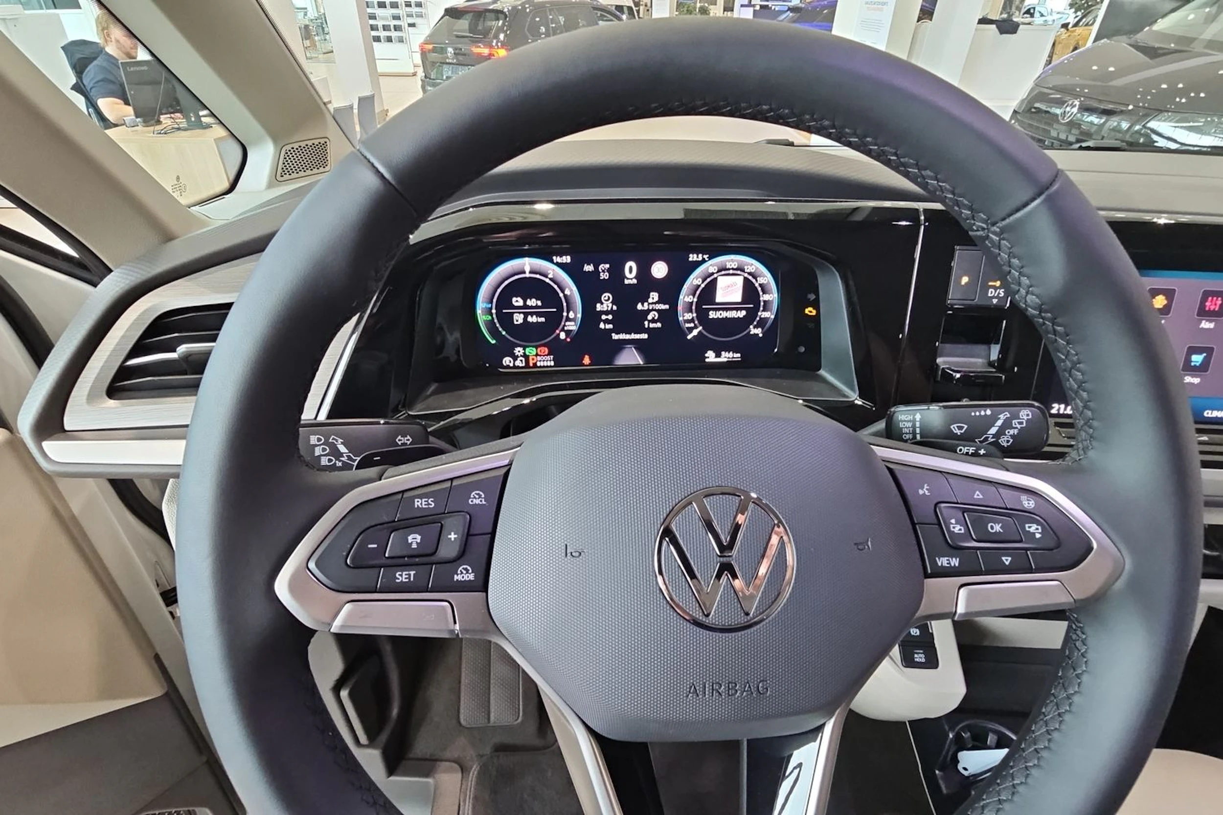 valkoinen Volkswagen Multivan 2026 kuva 19.