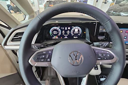valkoinen Volkswagen Multivan 2026 kuva 19.