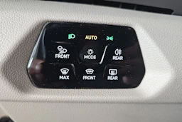 valkoinen Volkswagen Multivan 2026 kuva 20.