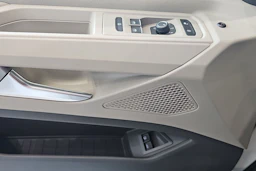 valkoinen Volkswagen Multivan 2026 kuva 21.