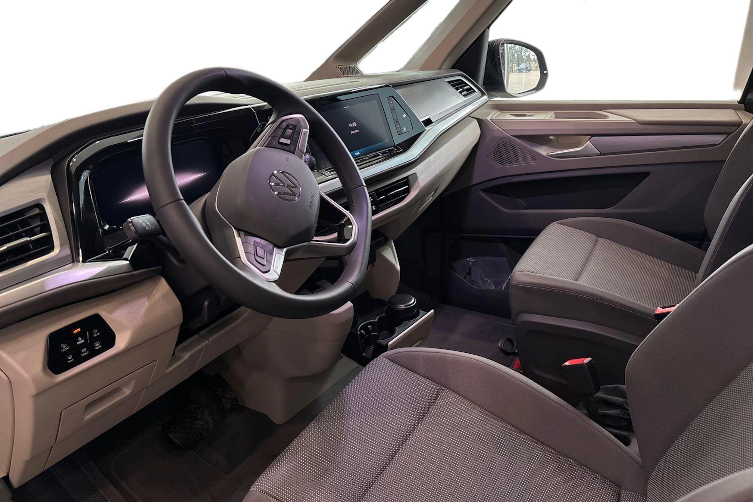 met. musta Volkswagen Multivan 2026 kuva 8.