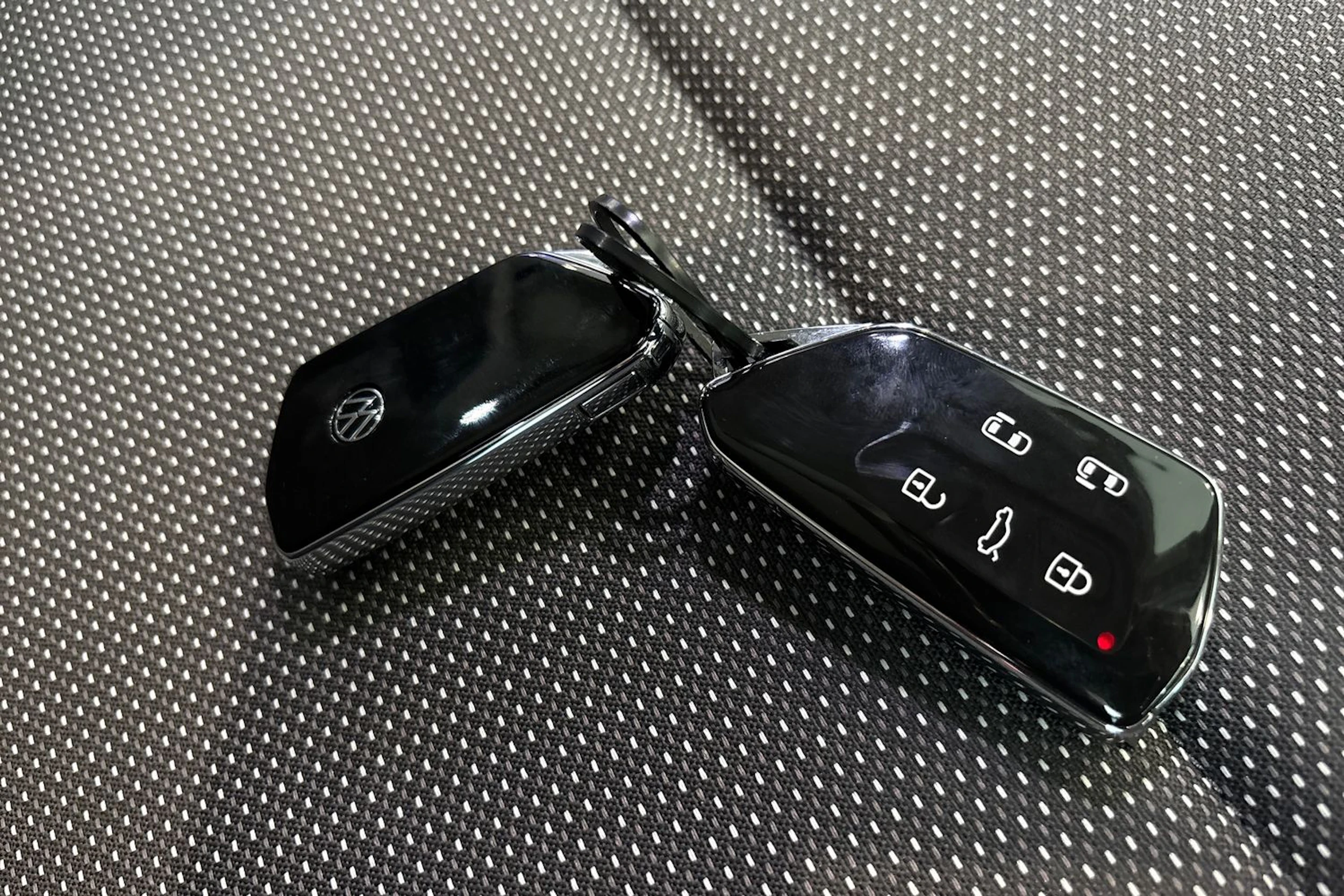 met. musta Volkswagen Multivan 2026 kuva 16.