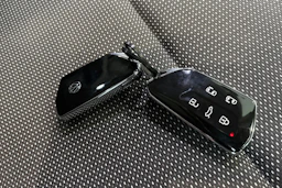 met. musta Volkswagen Multivan 2026 kuva 16.