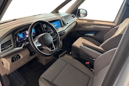 Harmaa Volkswagen Multivan Life 2024 kuva 6.