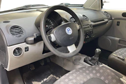 harmaa Volkswagen New Beetle 2000 kuva 6.