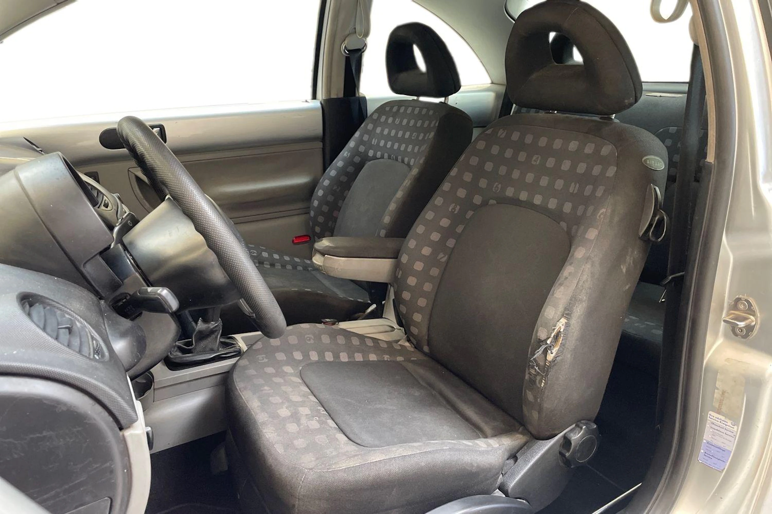 harmaa Volkswagen New Beetle 2000 kuva 7.