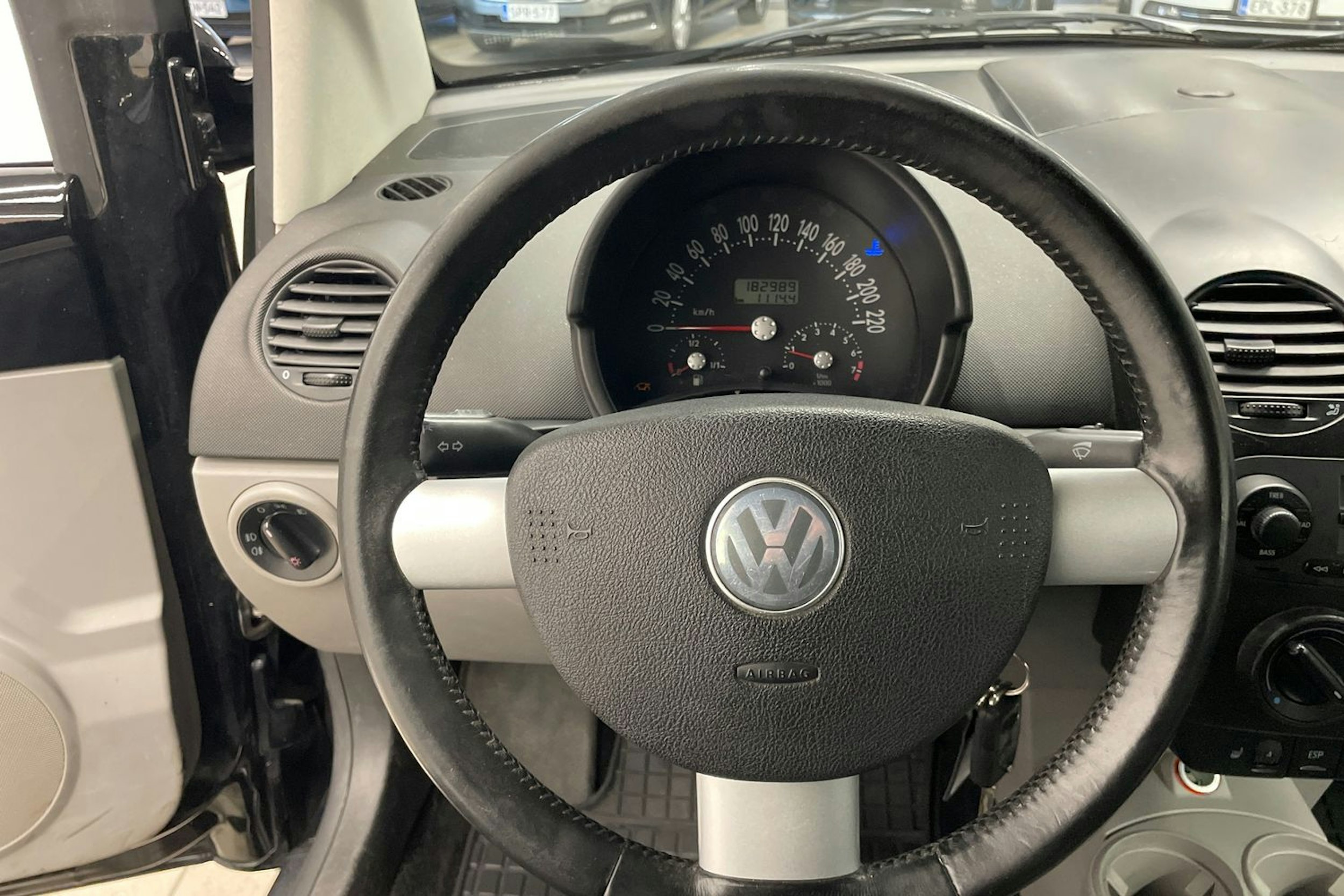 Musta Volkswagen NEW BEETLE 2004 kuva 14.