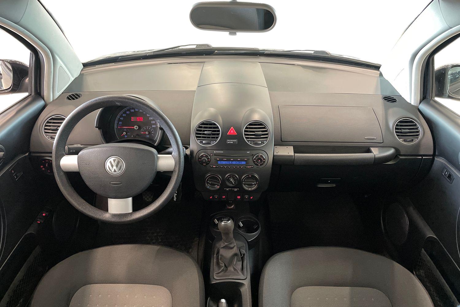 Volkswagen New Beetle 1,6 75 kW 2009, kuva 7/22