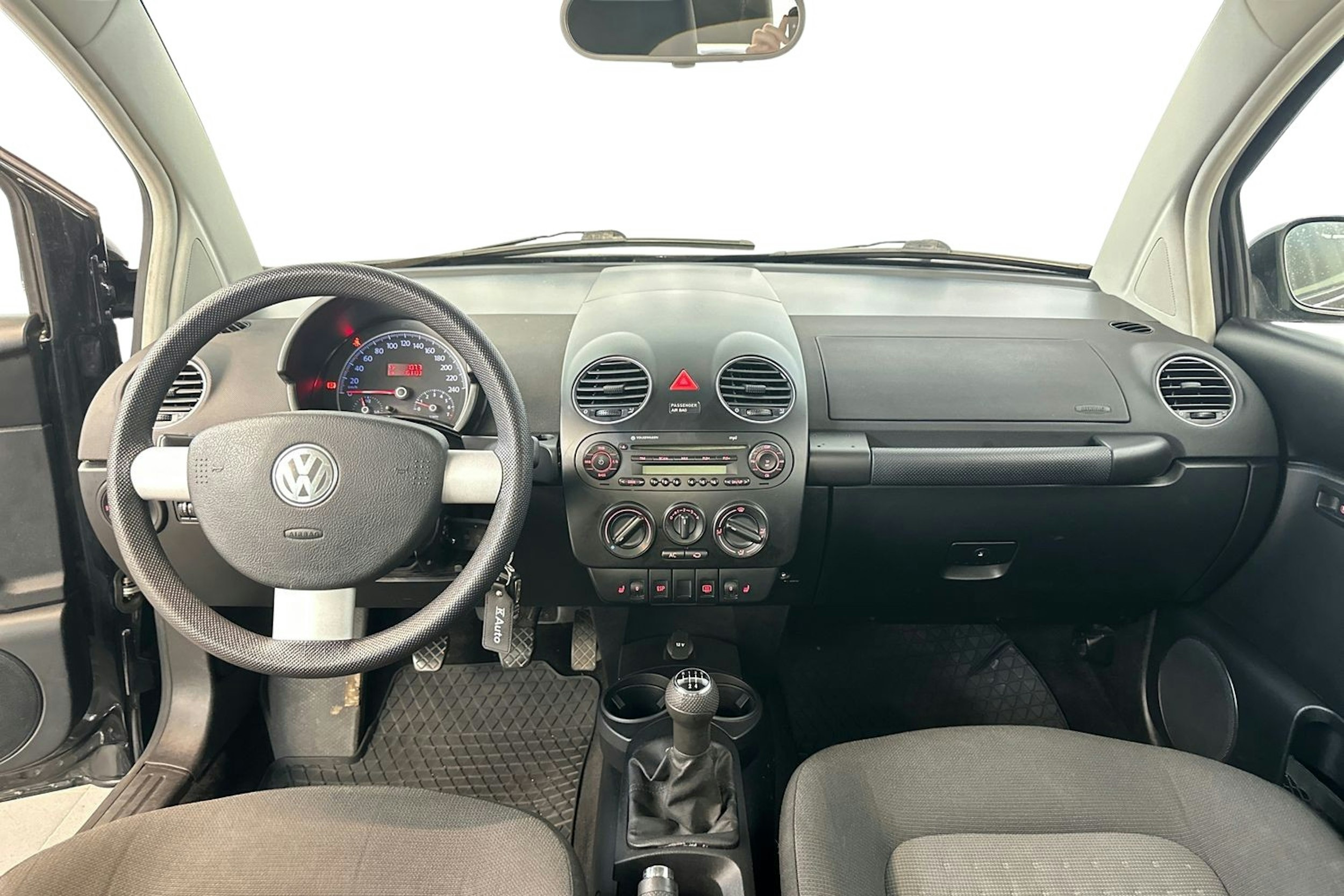musta Volkswagen New Beetle 2009 kuva 7.