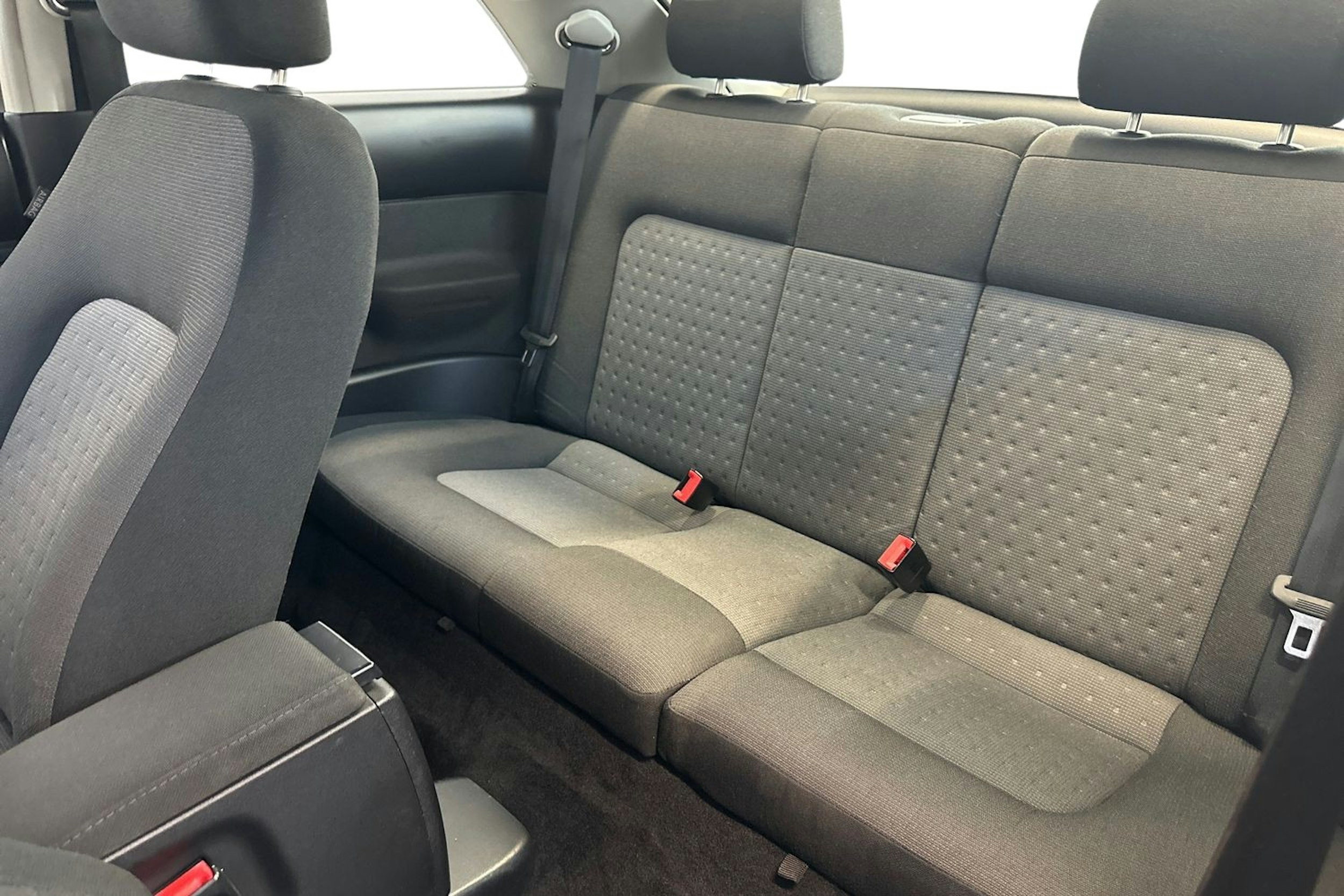 musta Volkswagen New Beetle 2009 kuva 8.