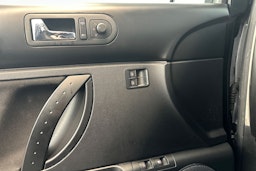 musta Volkswagen New Beetle 2009 kuva 13.