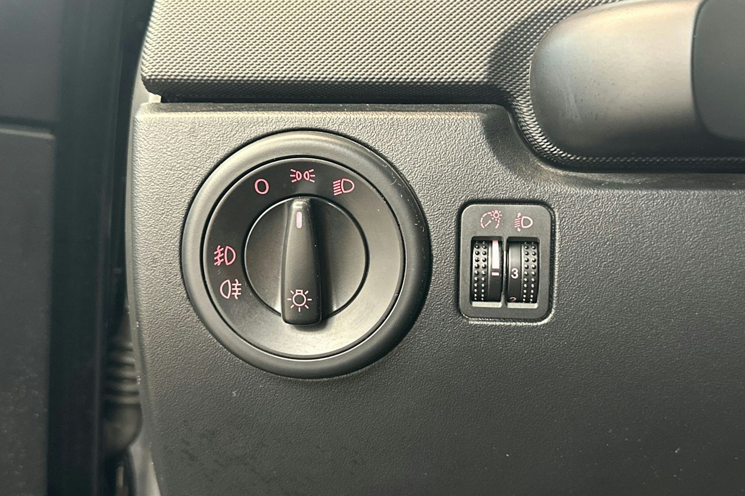 musta Volkswagen New Beetle 2009 kuva 14.