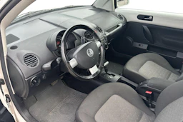 valkoinen Volkswagen New Beetle 2010 kuva 3.