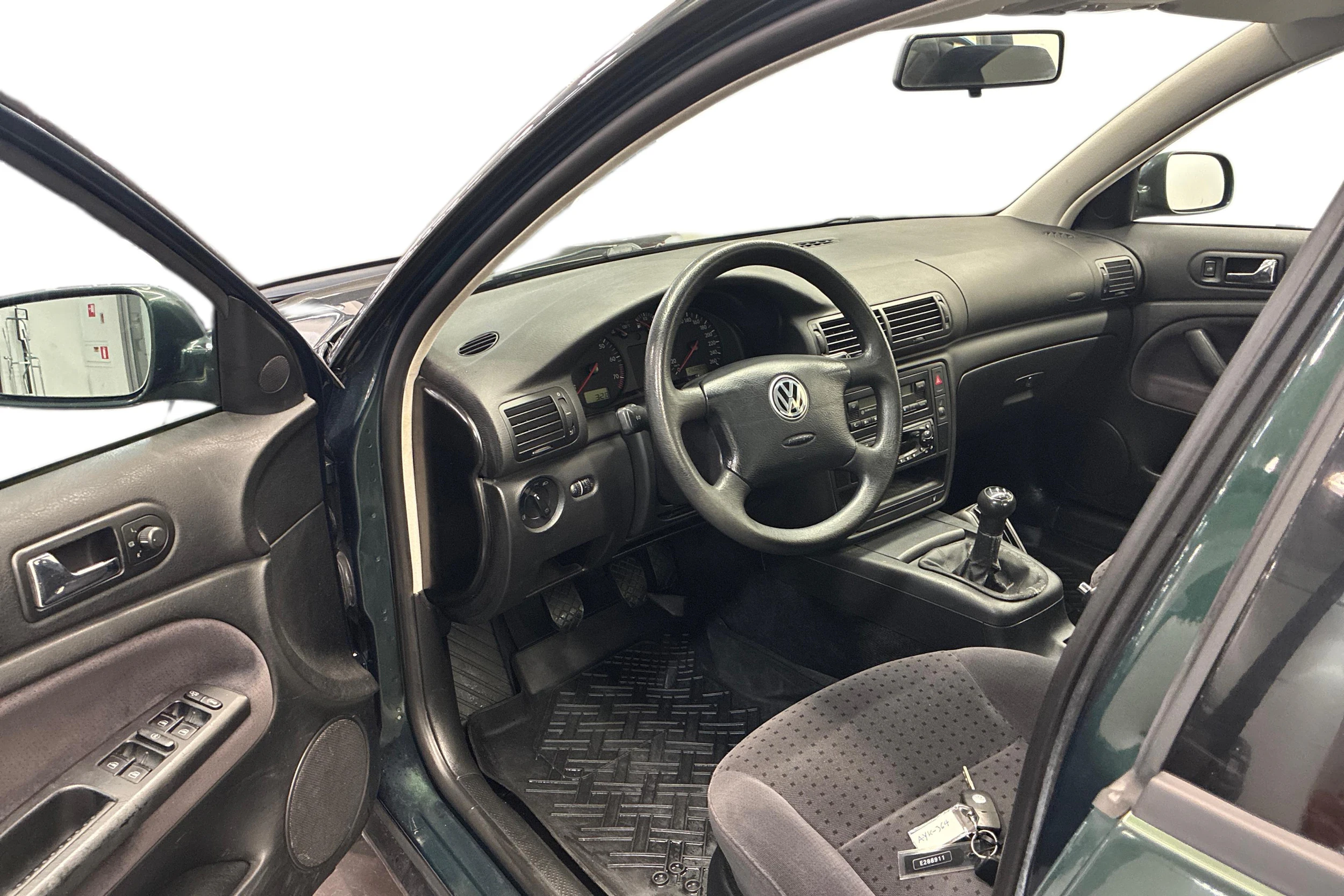 vihreä Volkswagen Passat 1998 kuva 6.