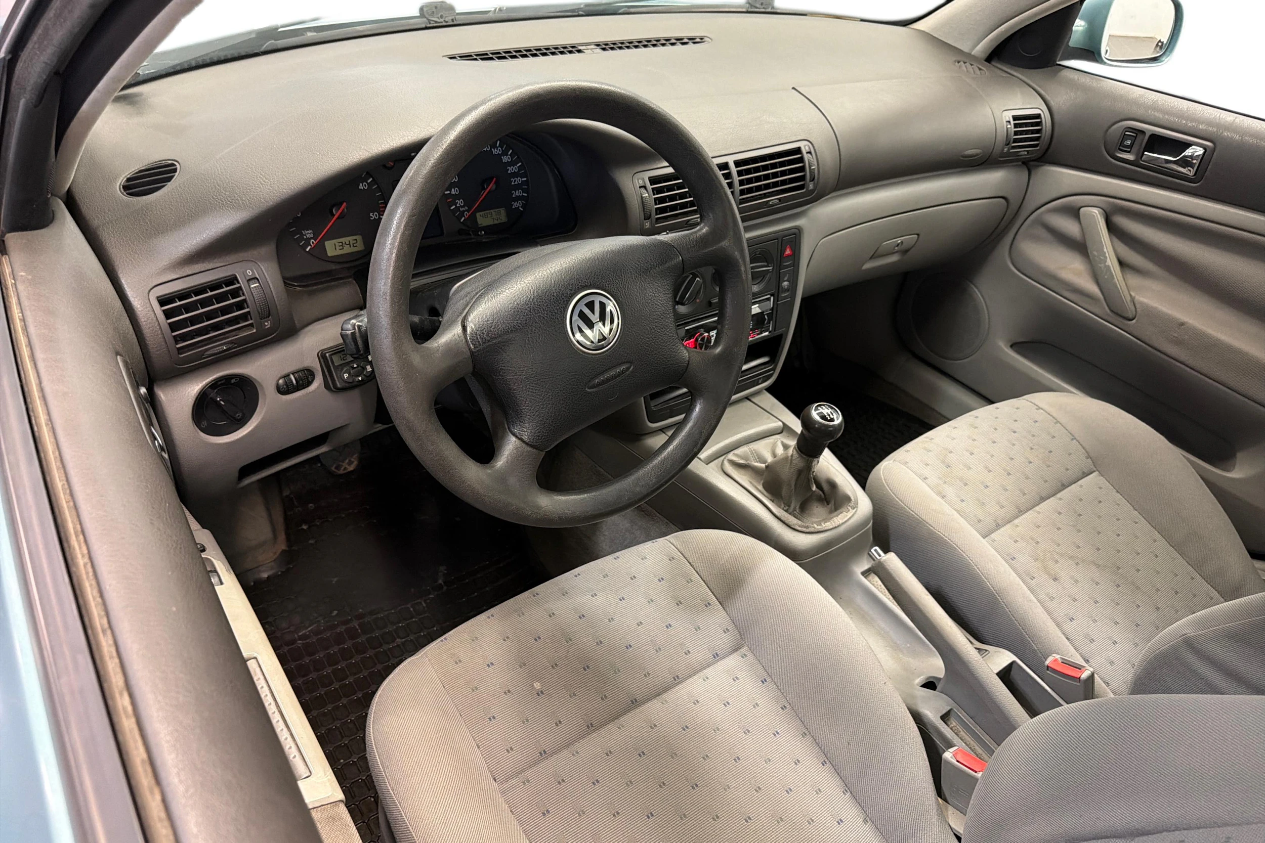 Vihreä Volkswagen PASSAT 2000 kuva 6.