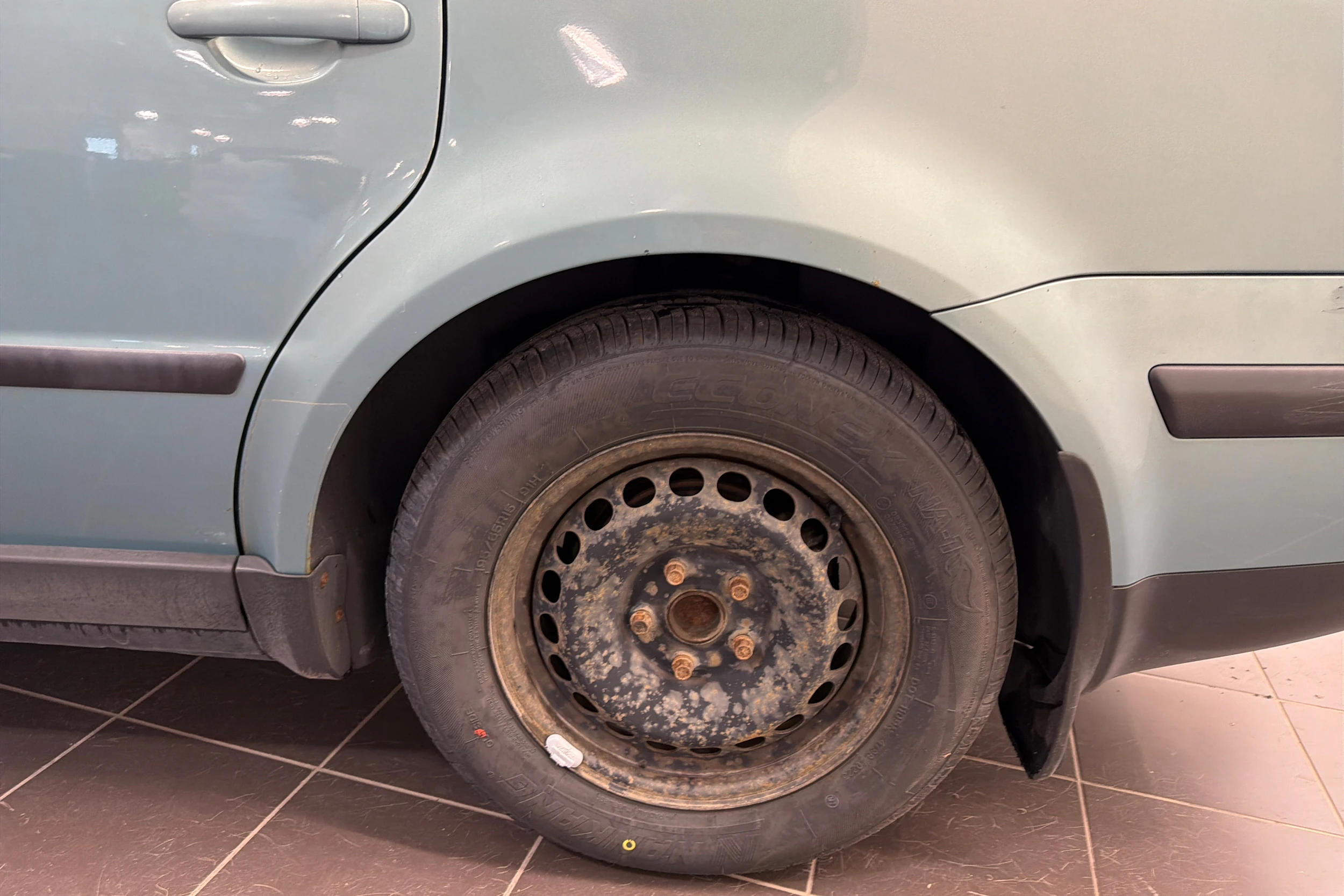 Vihreä Volkswagen PASSAT 2000 kuva 10.