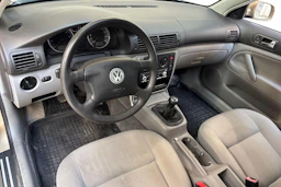 Ruskea (beige) Volkswagen PASSAT 2003 kuva 8.