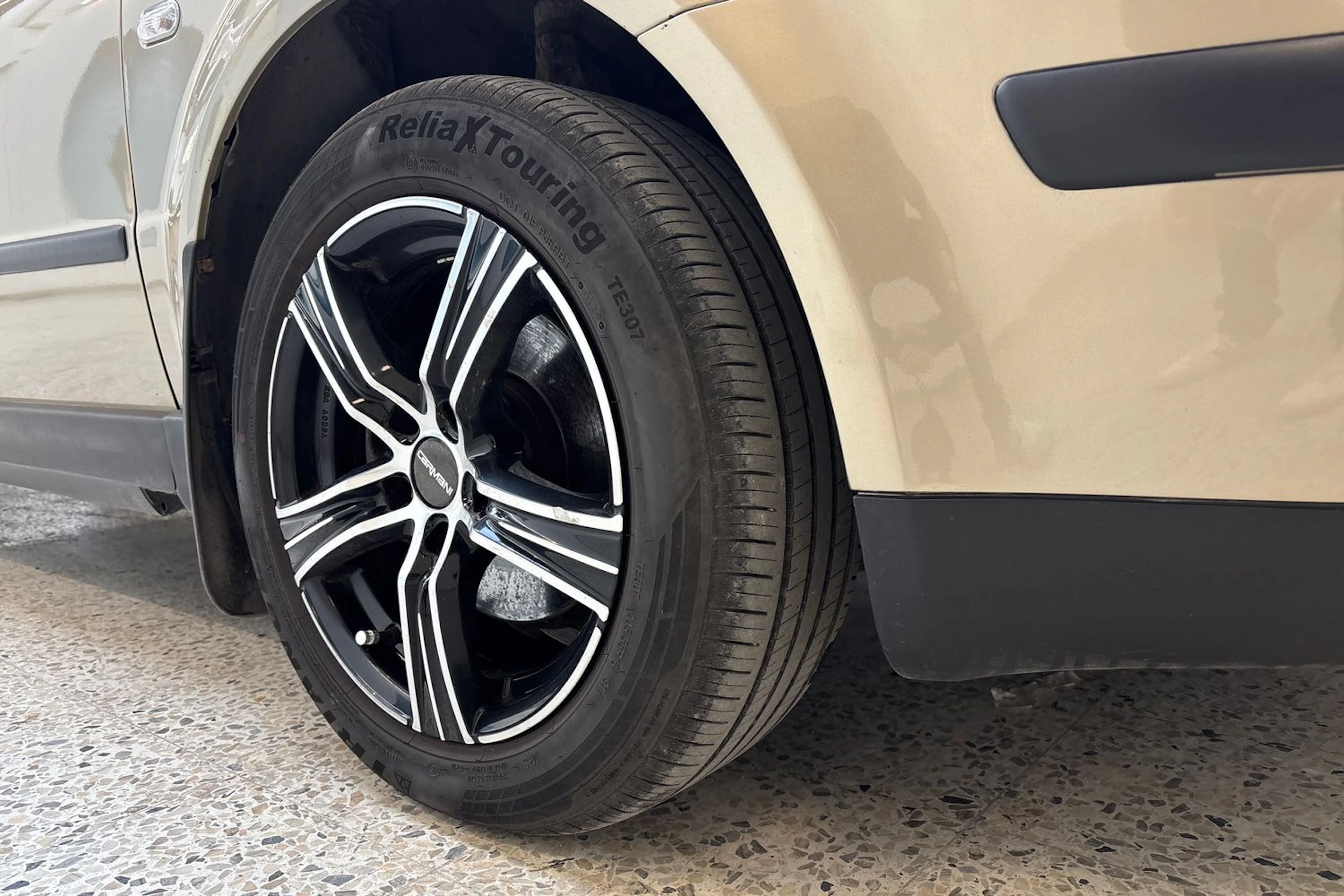 Ruskea (beige) Volkswagen PASSAT 2003 kuva 13.