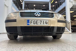 Ruskea (beige) Volkswagen PASSAT 2003 kuva 18.
