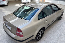 Ruskea (beige) Volkswagen PASSAT 2003 kuva 21.