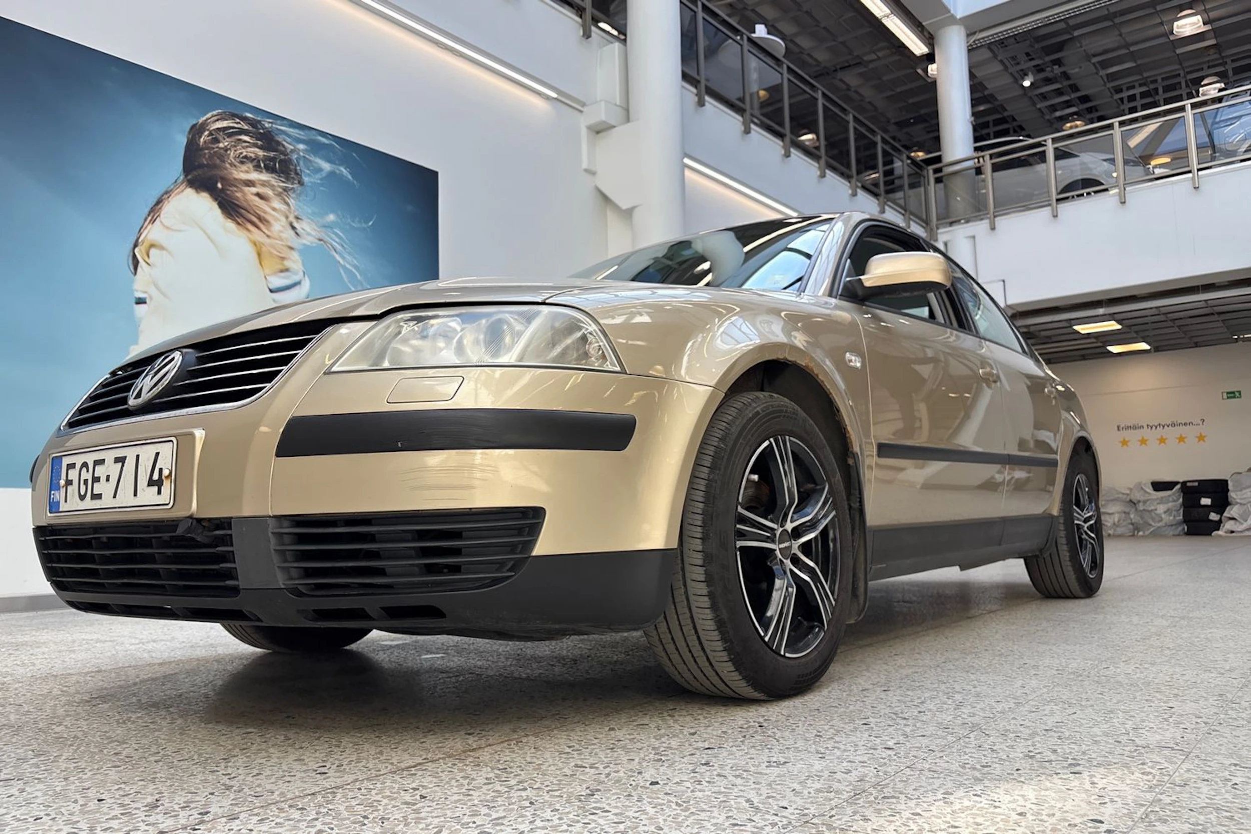 Ruskea (beige) Volkswagen PASSAT 2003 kuva 28.