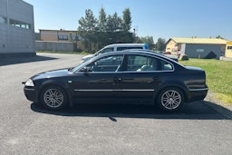 musta Volkswagen Passat 2003 kuva 3.