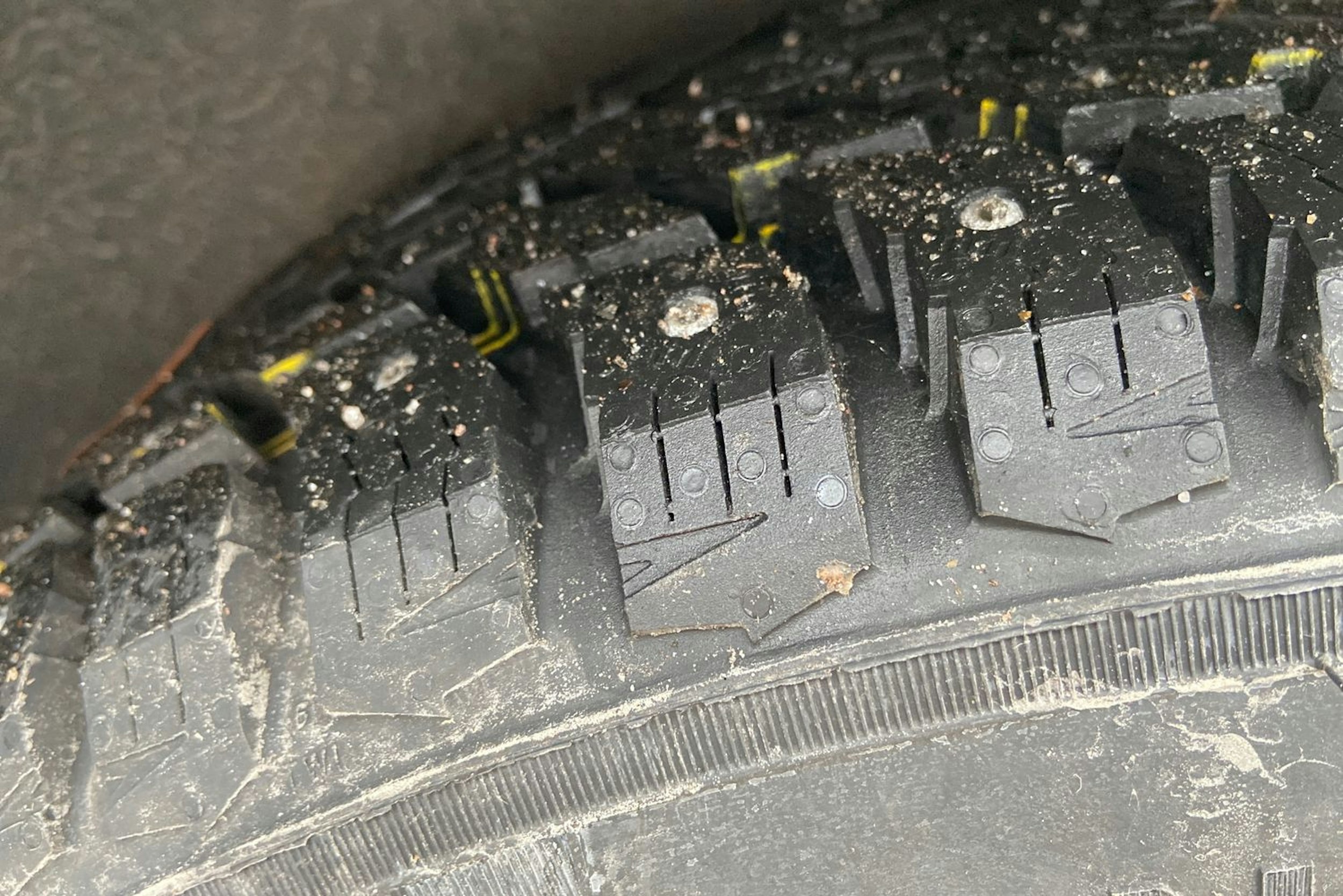 ruskea (beige) Volkswagen Passat 2004 kuva 13.