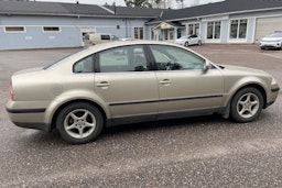 ruskea (beige) Volkswagen Passat 2004 kuva 19.