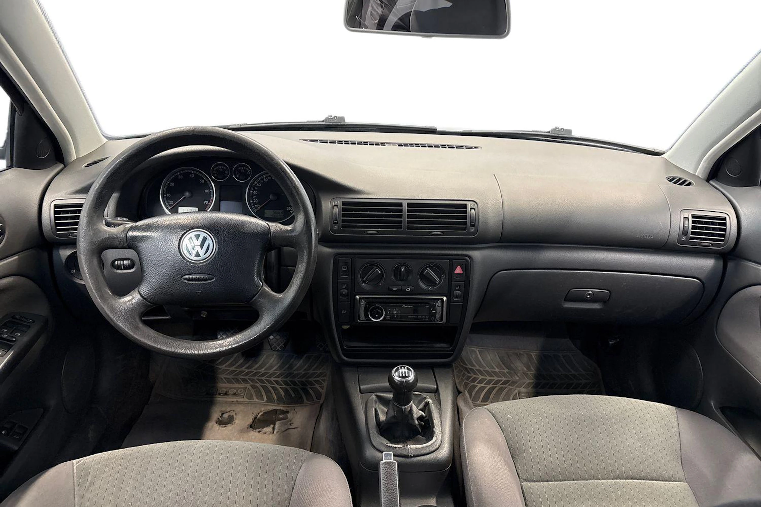 sininen Volkswagen Passat 2004 kuva 7.