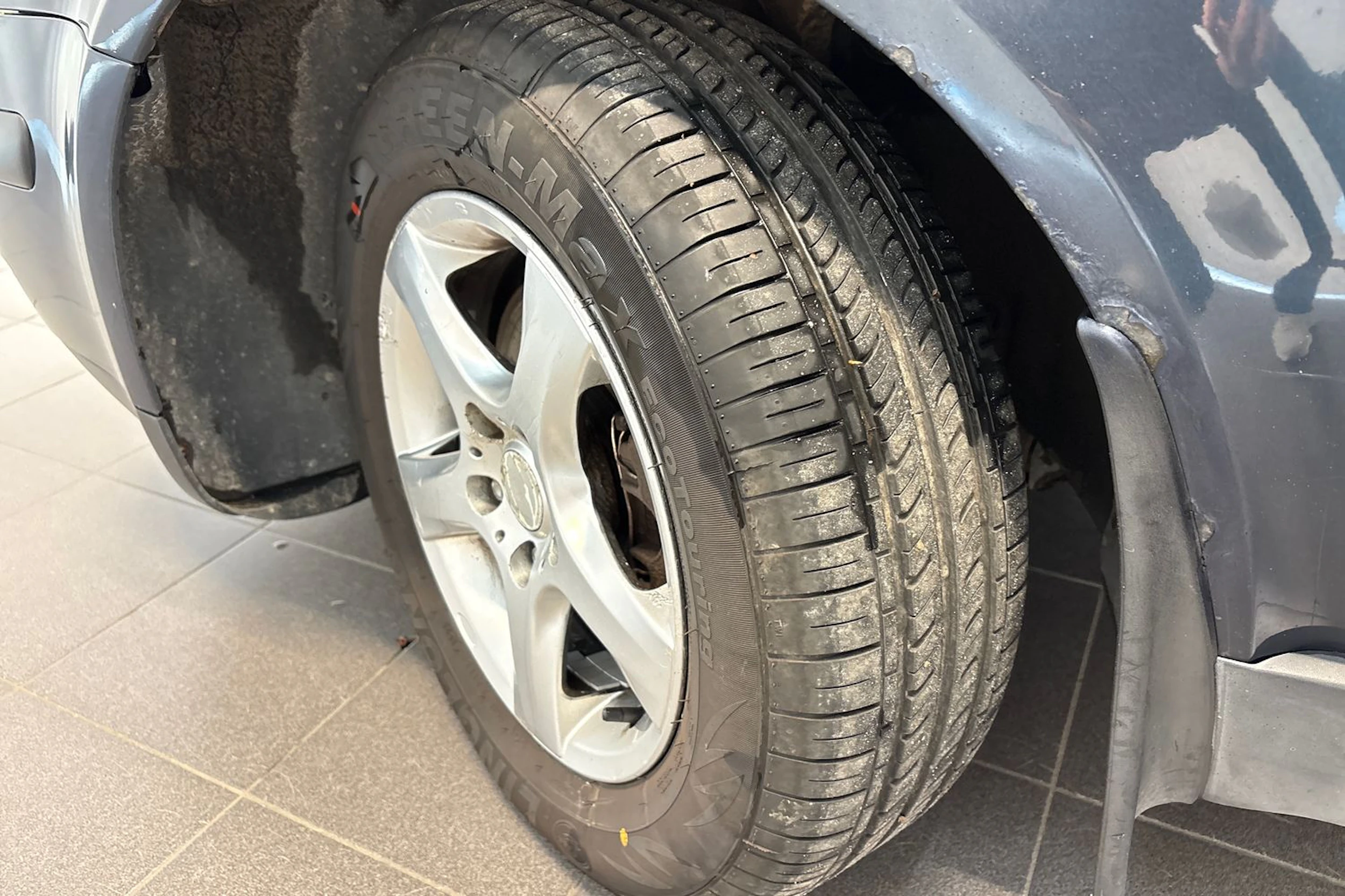 sininen Volkswagen Passat 2004 kuva 10.