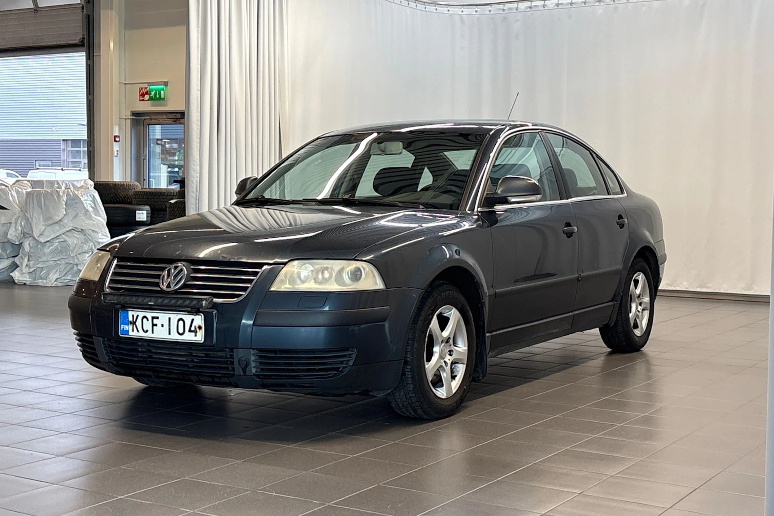sininen Volkswagen Passat 2004 kuva 11.