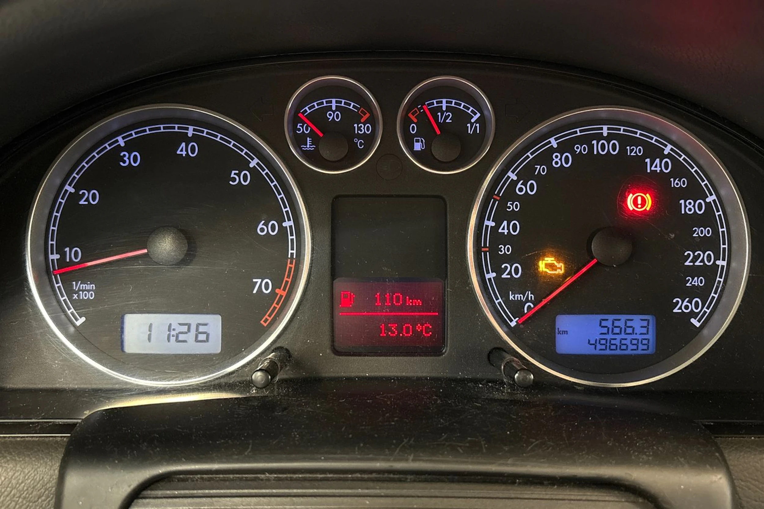 sininen Volkswagen Passat 2004 kuva 14.
